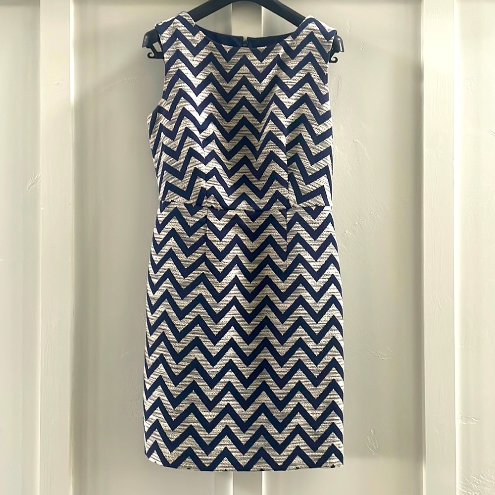 The Limited, size 6 navy and white chevron pencil dress.